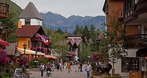 Spelling-Challenged Anti-Islam Activists Protest Vail (Colorado)