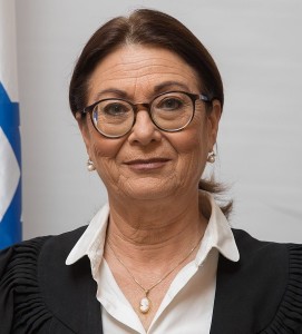 Esther Hayut